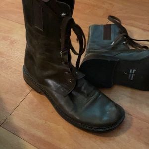 COPY - Vera Gemma olive leather boots. Size 7
